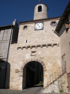 porte ancienne à Cordes sur ciel porte ancienne cordes sur ciel