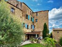 Au coeur de a cité de Cordes sur ciel, demeure du 13 ème siécle, 450 m² de SH, 11 pièces, jardin, piscine intérieur.